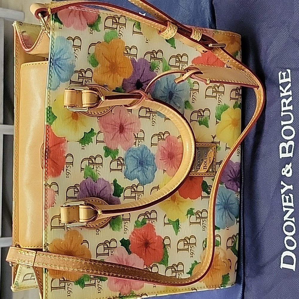 Dooney & Bourke 1975 Hibiscus Tote Handbag NWOT - Picture 8 of 8